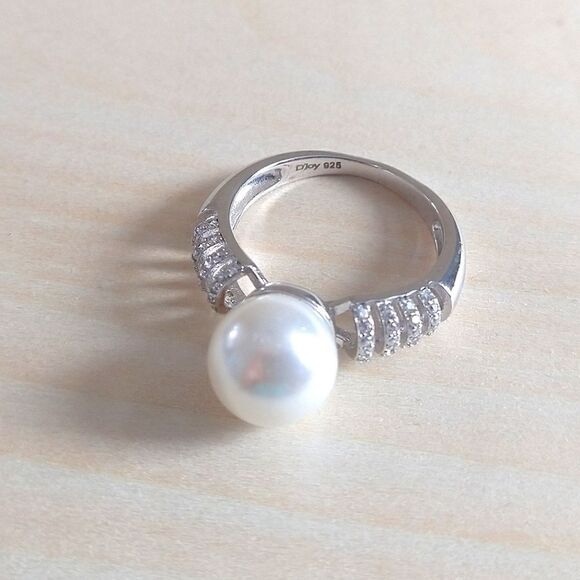 Shell Pearl & Faux Diamond Ring In Sterling Silver - Picture 5 of 9